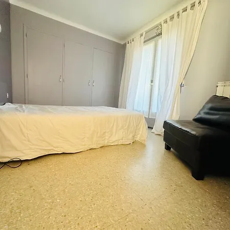 Apartment T3 A Collioure, 200m De La Plage, Calme Avec Parking Et Balcons - Fr-1-309-417 Collioure